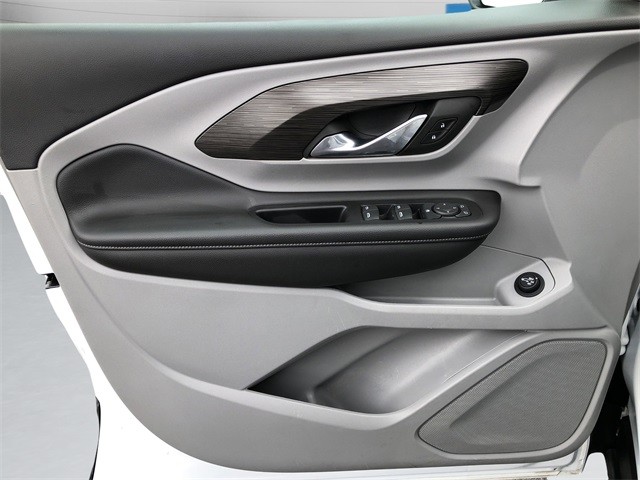 GMC Terrain Vehicle Full-screen Gallery Image 12