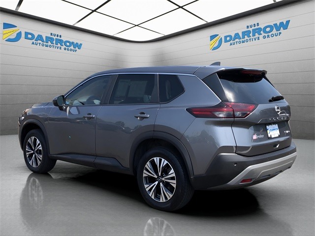Nissan Rogue Vehicle Full-screen Gallery Image 3