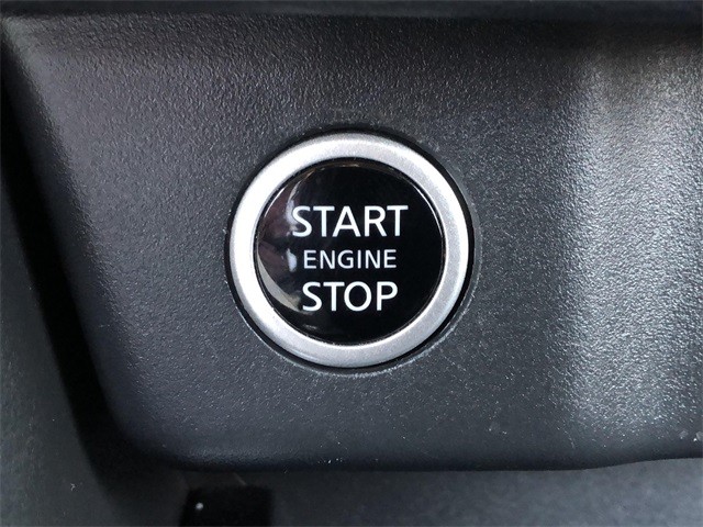 Nissan Rogue Vehicle Full-screen Gallery Image 13