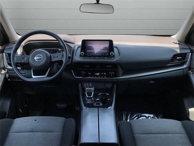 Nissan Rogue Vehicle Full-screen Gallery Image 20