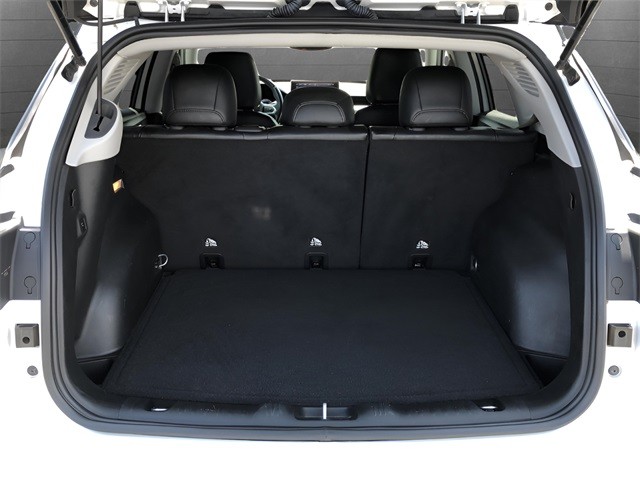 Jeep Compass Vehicle Full-screen Gallery Image 10