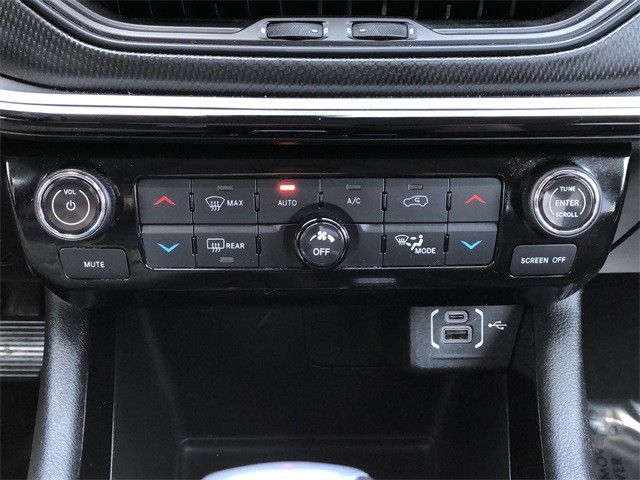 Jeep Compass Vehicle Full-screen Gallery Image 14