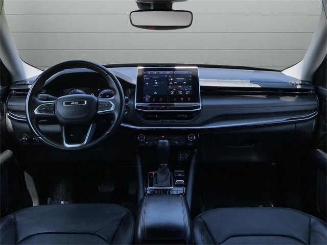 Jeep Compass Vehicle Full-screen Gallery Image 20