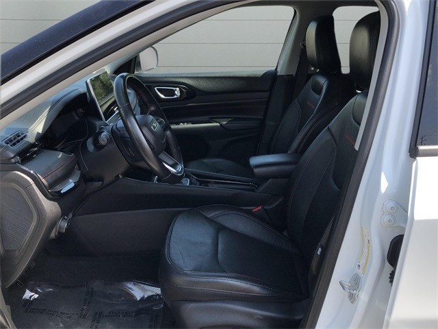 Jeep Compass Vehicle Full-screen Gallery Image 25