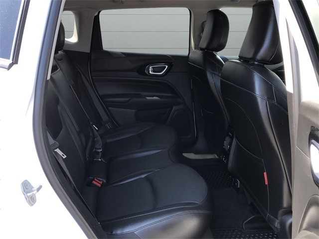 Jeep Compass Vehicle Full-screen Gallery Image 28