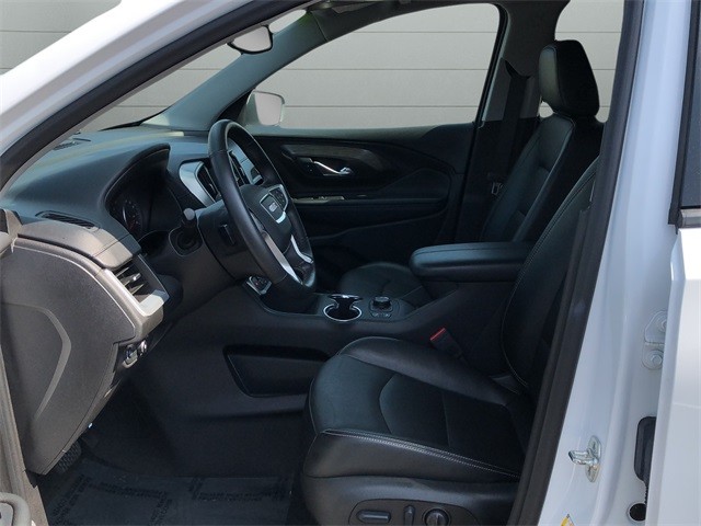 GMC Terrain Vehicle Full-screen Gallery Image 10