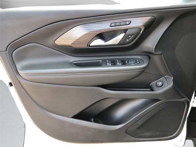 GMC Terrain Vehicle Full-screen Gallery Image 11