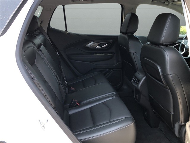 GMC Terrain Vehicle Full-screen Gallery Image 14