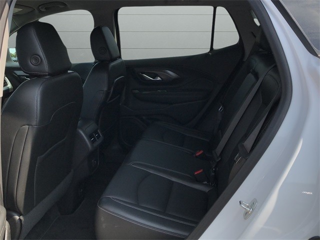 GMC Terrain Vehicle Full-screen Gallery Image 16