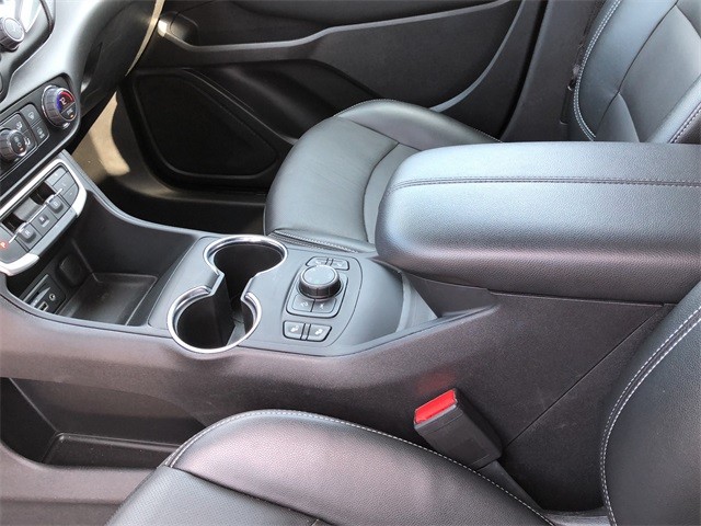 GMC Terrain Vehicle Full-screen Gallery Image 20