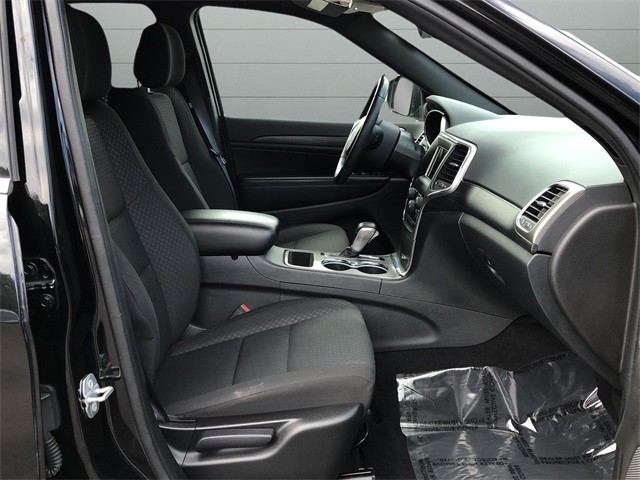 Jeep Grand Cherokee Vehicle Full-screen Gallery Image 15