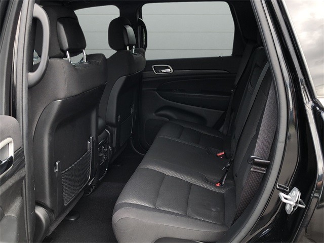 Jeep Grand Cherokee Vehicle Full-screen Gallery Image 16