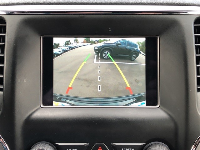 Jeep Grand Cherokee Vehicle Full-screen Gallery Image 23