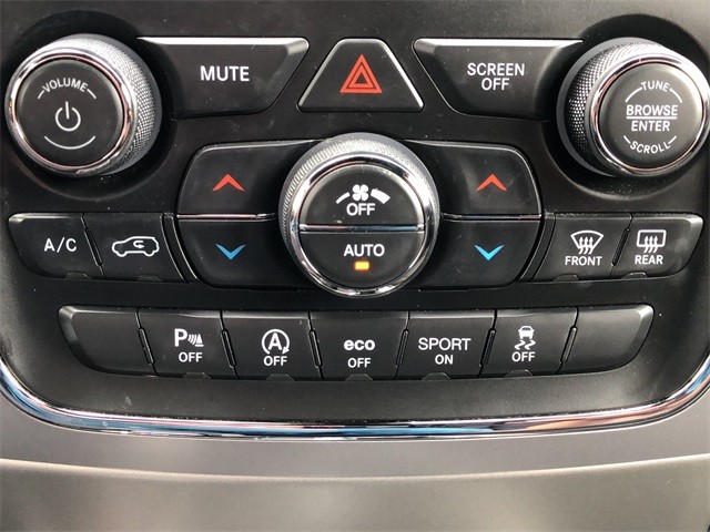 Jeep Grand Cherokee Vehicle Full-screen Gallery Image 26