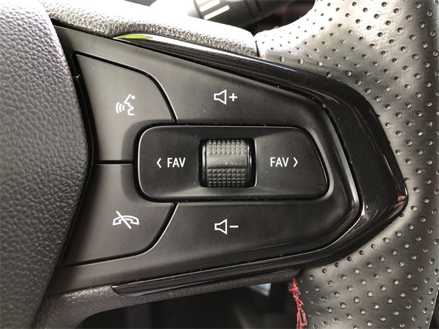 Chevrolet Trax Vehicle Full-screen Gallery Image 17