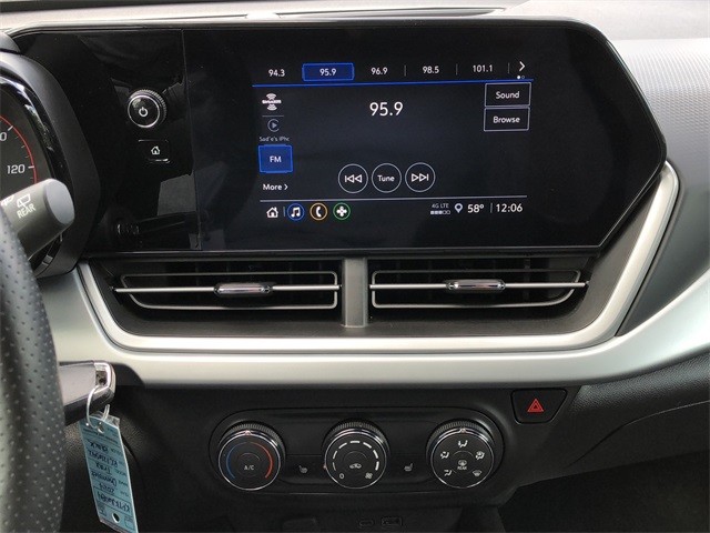 Chevrolet Trax Vehicle Full-screen Gallery Image 20