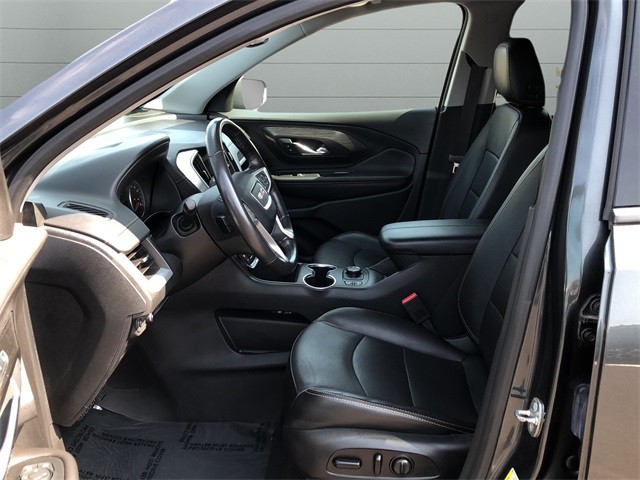 GMC Terrain Vehicle Full-screen Gallery Image 10