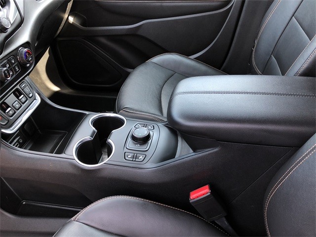 GMC Terrain Vehicle Full-screen Gallery Image 20