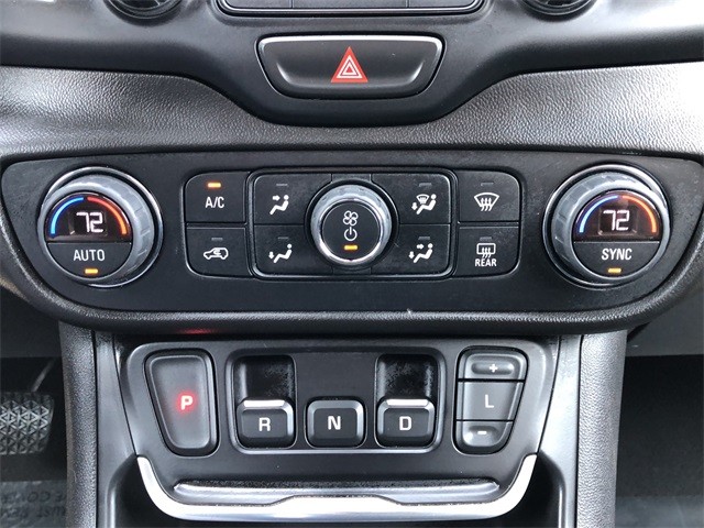 GMC Terrain Vehicle Full-screen Gallery Image 25