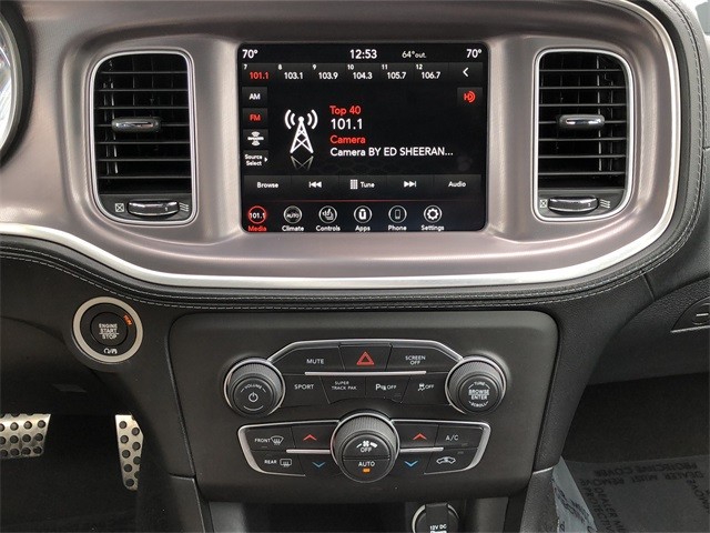 Dodge Charger Vehicle Full-screen Gallery Image 9