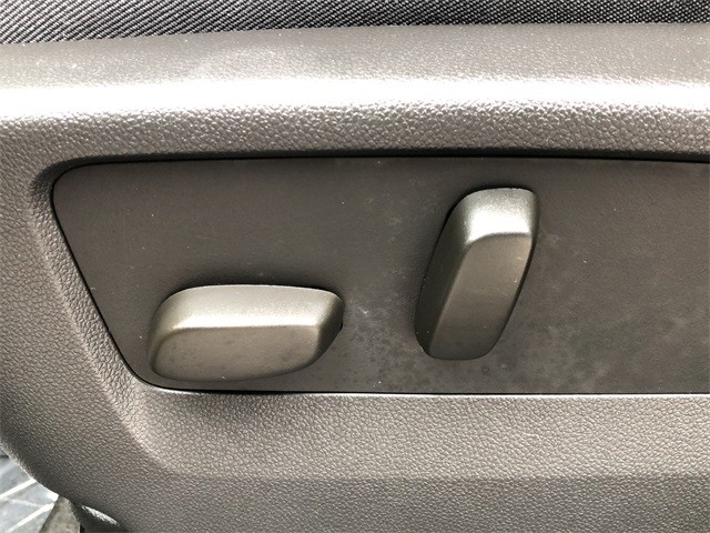 Buick Envision Vehicle Full-screen Gallery Image 28