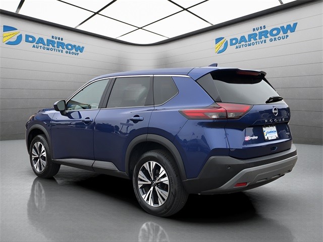 Nissan Rogue Vehicle Full-screen Gallery Image 3