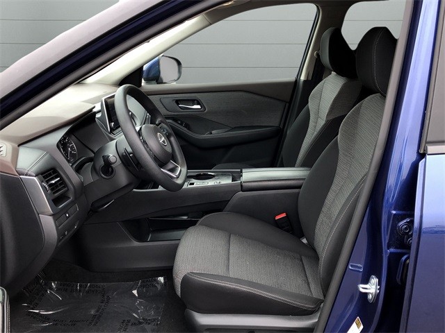 Nissan Rogue Vehicle Full-screen Gallery Image 10