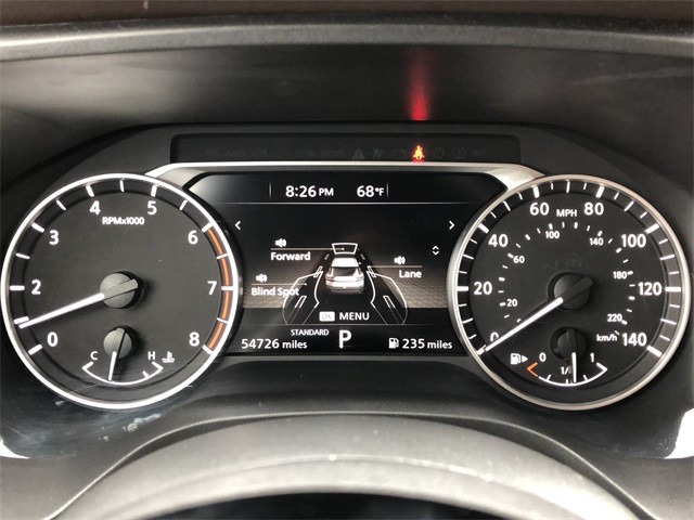 Nissan Rogue Vehicle Full-screen Gallery Image 13