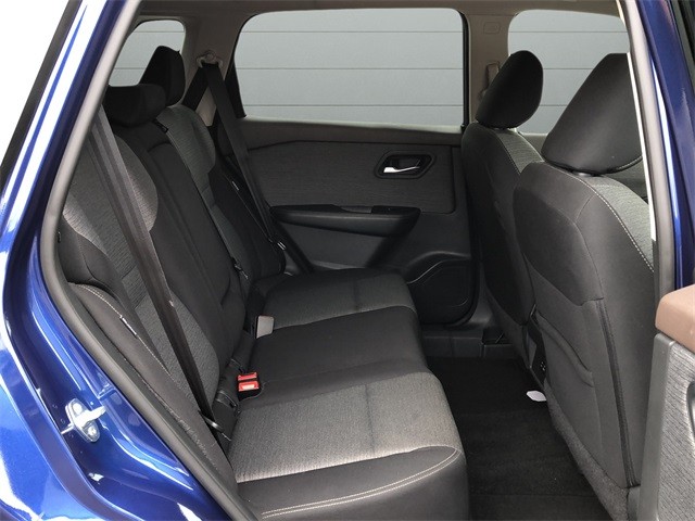 Nissan Rogue Vehicle Full-screen Gallery Image 14