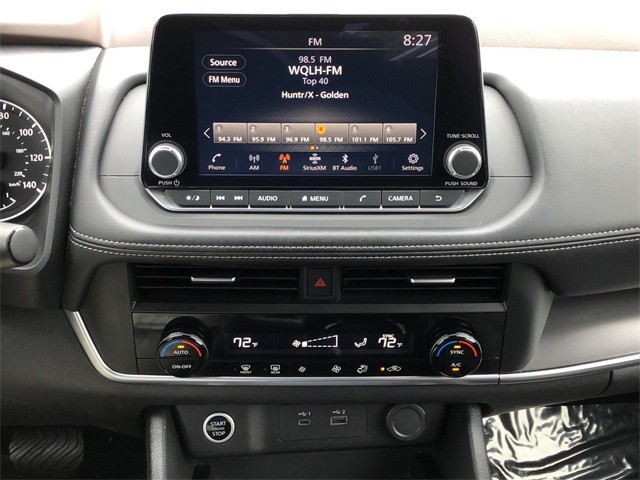 Nissan Rogue Vehicle Full-screen Gallery Image 21