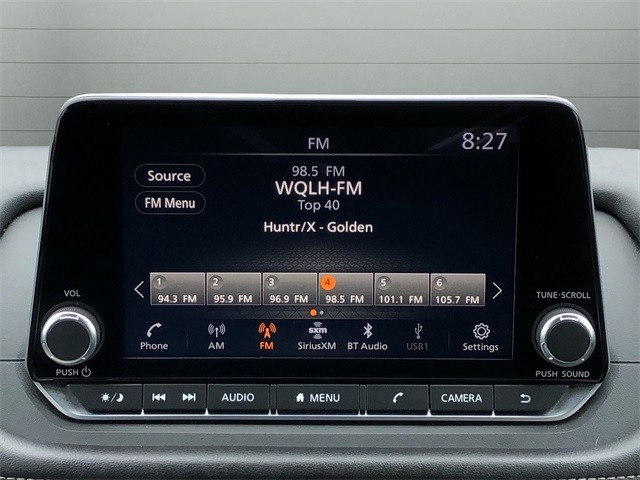 Nissan Rogue Vehicle Full-screen Gallery Image 22