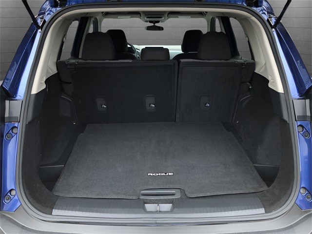 Nissan Rogue Vehicle Full-screen Gallery Image 27