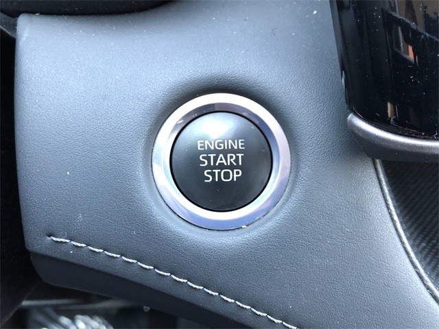 Toyota Highlander Vehicle Full-screen Gallery Image 24