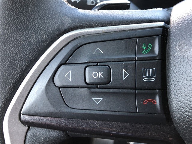 Jeep Grand Cherokee Vehicle Full-screen Gallery Image 9