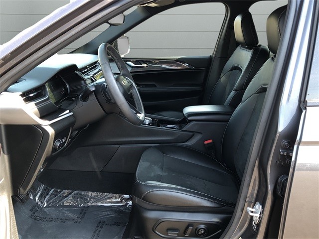 Jeep Grand Cherokee Vehicle Full-screen Gallery Image 10