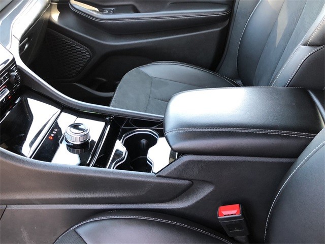 Jeep Grand Cherokee Vehicle Full-screen Gallery Image 21