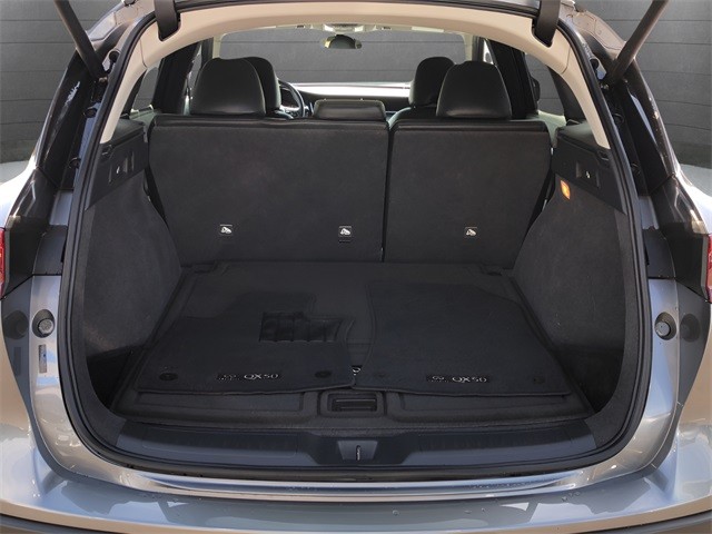 INFINITI QX50 Vehicle Full-screen Gallery Image 10