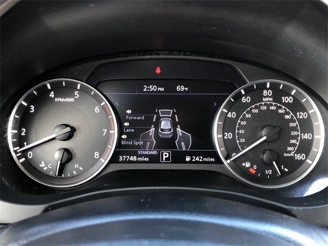 INFINITI QX50 Vehicle Full-screen Gallery Image 14