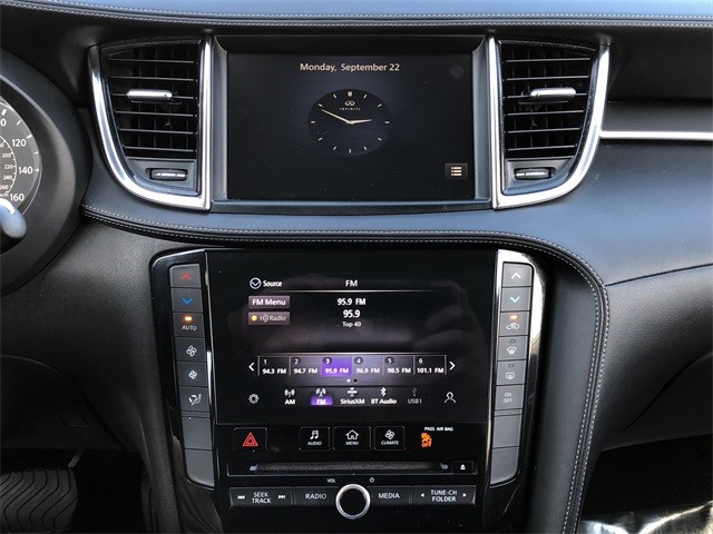 INFINITI QX50 Vehicle Full-screen Gallery Image 17