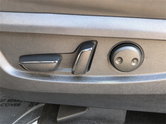 INFINITI QX50 Vehicle Full-screen Gallery Image 23