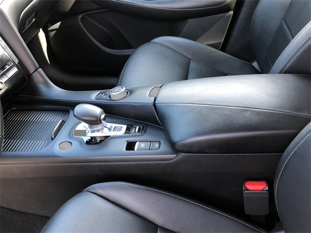 INFINITI QX50 Vehicle Full-screen Gallery Image 24