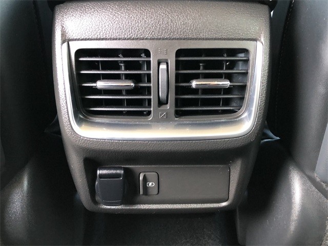 INFINITI QX50 Vehicle Full-screen Gallery Image 26