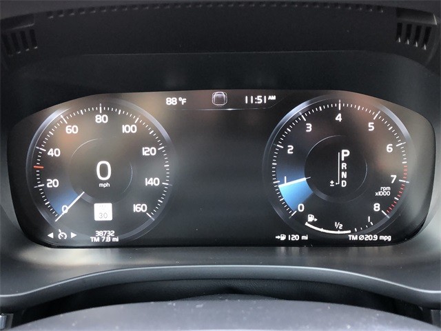 Volvo XC60 Vehicle Full-screen Gallery Image 13