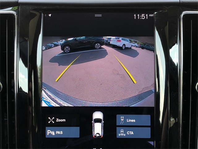 Volvo XC60 Vehicle Full-screen Gallery Image 23