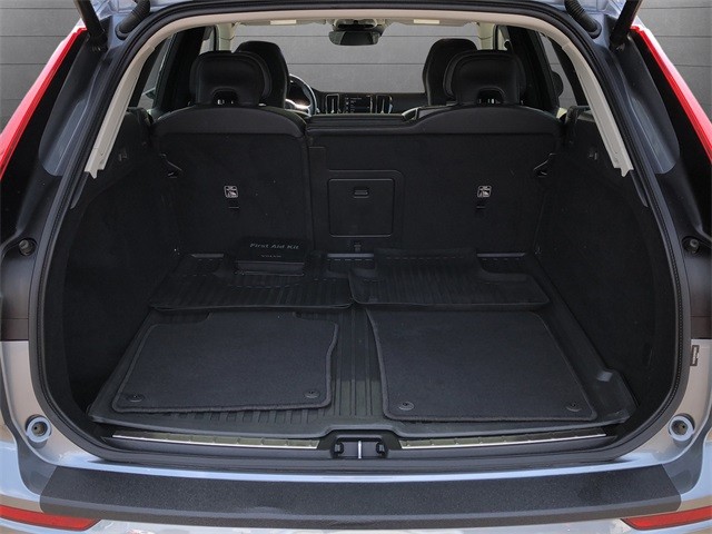 Volvo XC60 Vehicle Full-screen Gallery Image 27