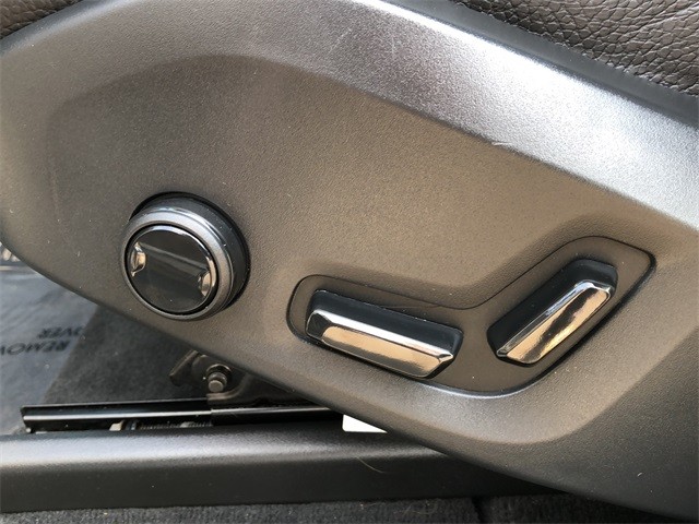 Volvo XC60 Vehicle Full-screen Gallery Image 28