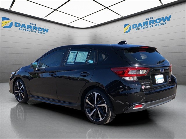 Subaru Impreza Vehicle Full-screen Gallery Image 3