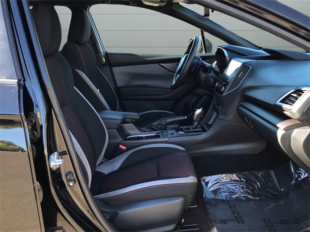 Subaru Impreza Vehicle Full-screen Gallery Image 15