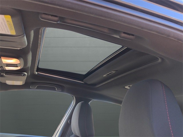 Subaru Impreza Vehicle Full-screen Gallery Image 16