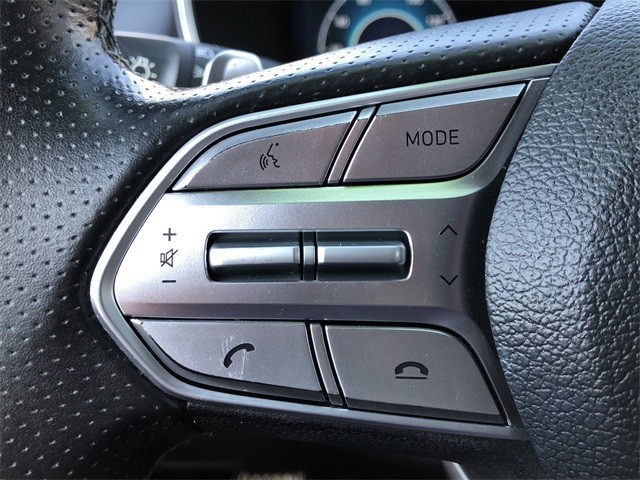 Hyundai Santa Fe Vehicle Full-screen Gallery Image 9